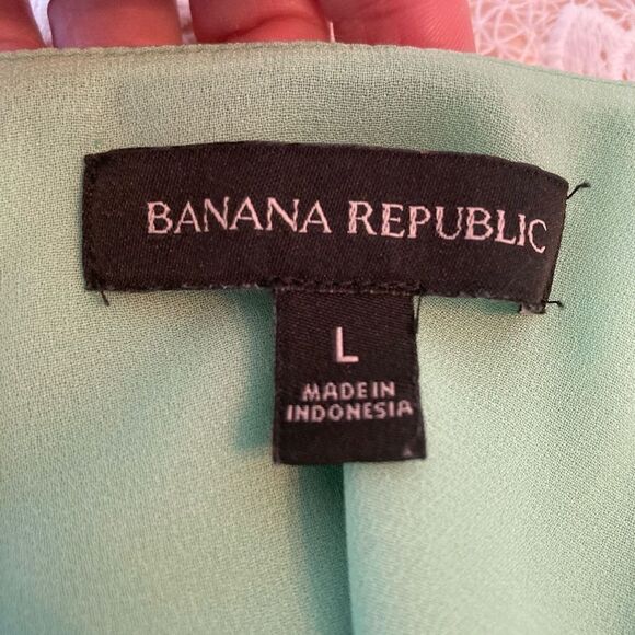 Banana Republic Fresh Green lined chiffon Sleeveless blouse scoop neck and back - Picture 7 of 9